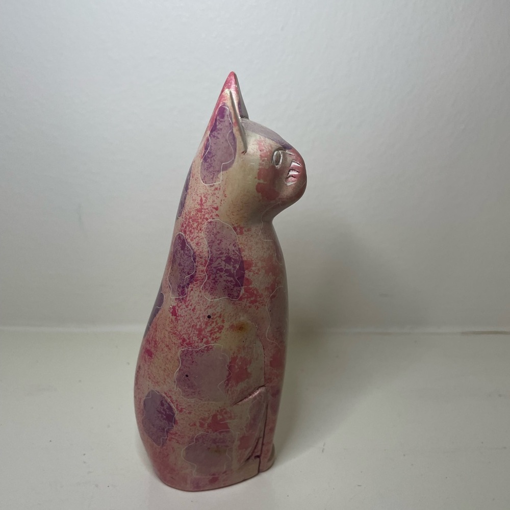 Pink soapstone cat‎ figurine, 6 inches - Picture 2 of 4